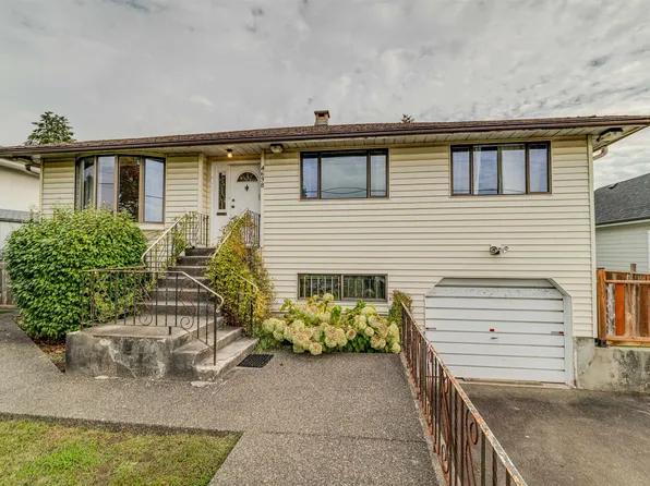4638 Royal Oak Ave, Burnaby, BC V5G 3M5