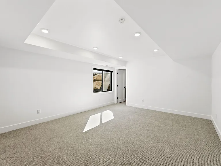 Guest Room 2 | Downstairs