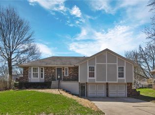 304 SE Saratoga Dr, Blue Springs, MO 64014