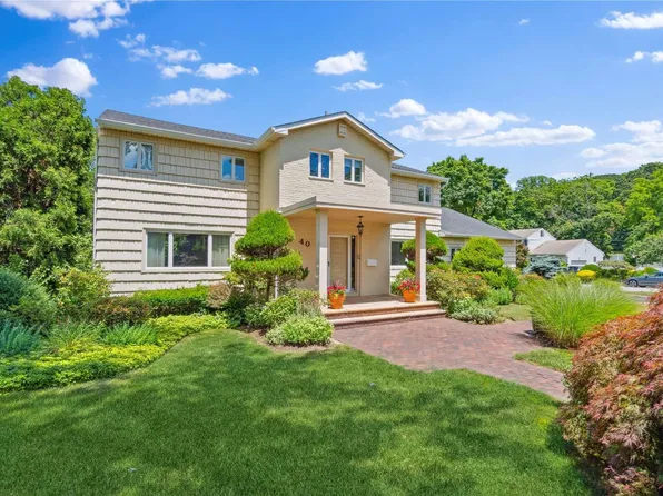 40 Cedar Drive, East Hills, NY 11576