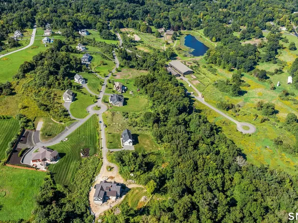 197 Willow Creek Estates Drive, Southbury, CT 06488