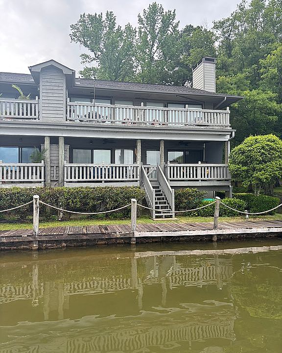 1st image of 400 Farr Shores Dr APT 11D