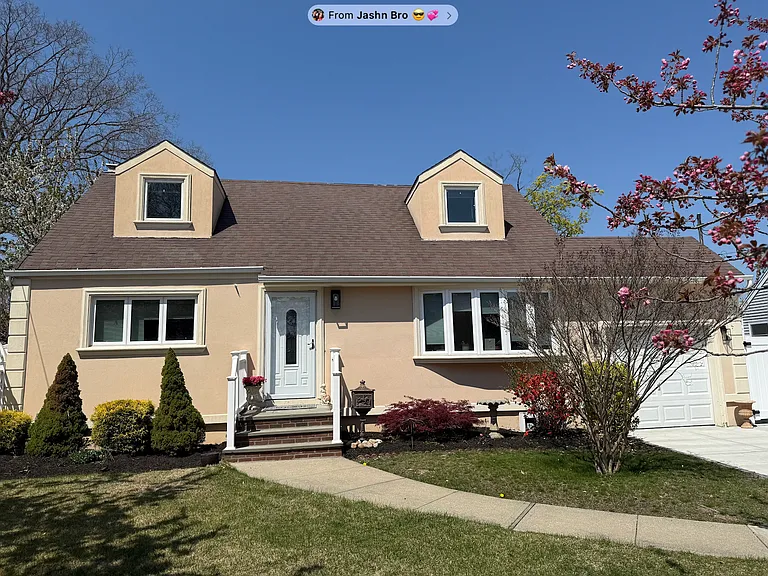 195 N Wisconsin Ave — Photo 2
