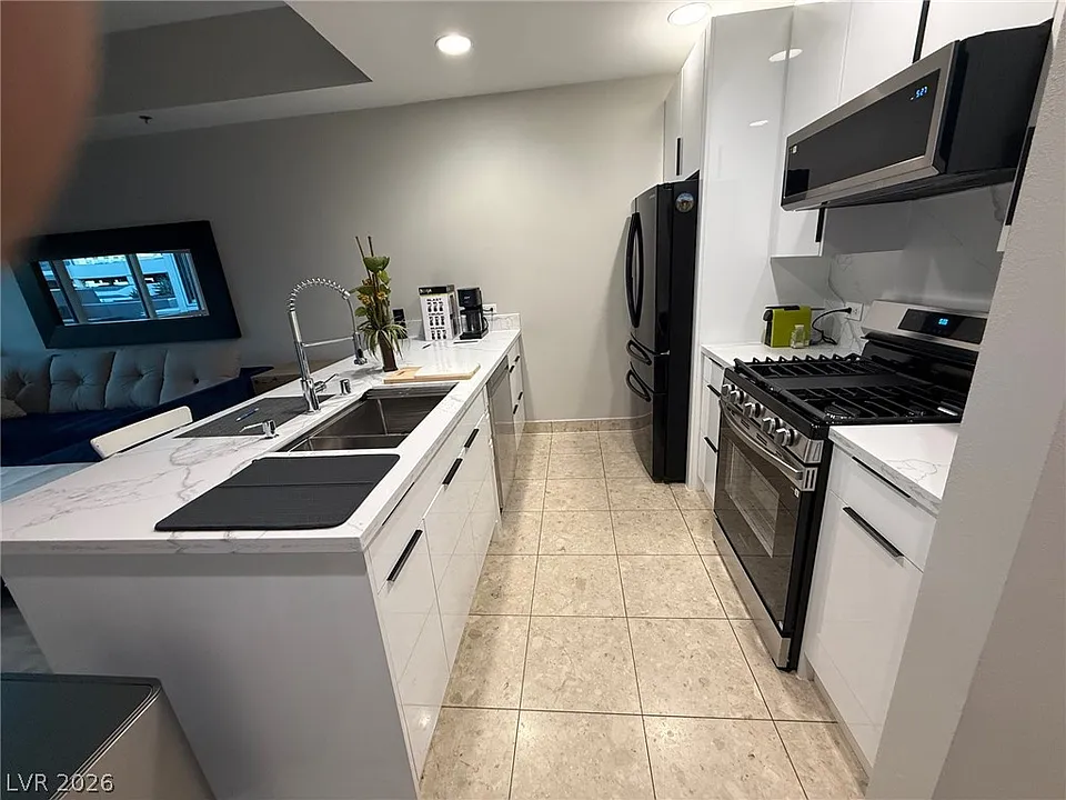 4525 Dean Martin Dr #401