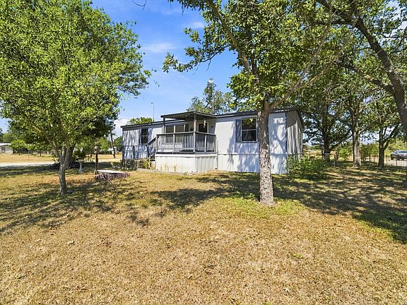 3rd image of 207 River Ln