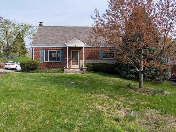 3rd image of 2 Terrace Dr