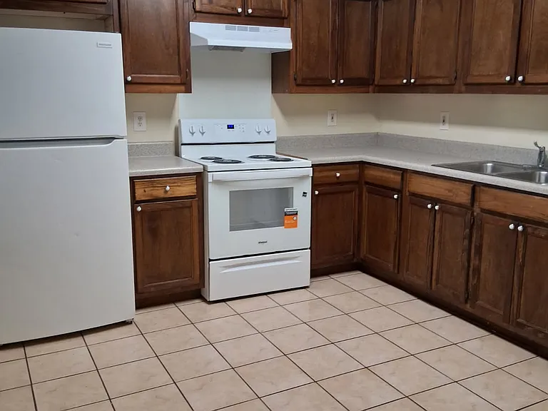 3507 Vista Trl #A — Photo 2