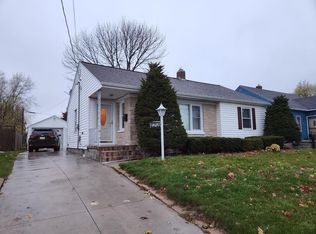 2306 S 10th St, Manitowoc, WI 54220