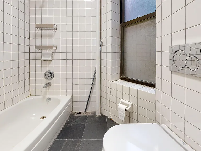 230 E 87th St #2D — Photo 4