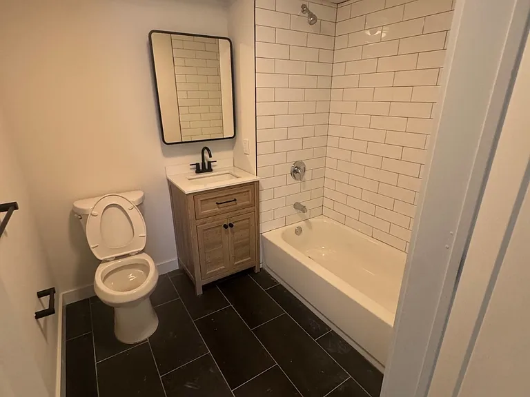 16 Wade Sq #5E — Photo 10