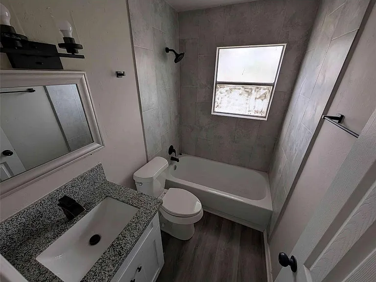 10922 Lockgate Ln — Photo 16