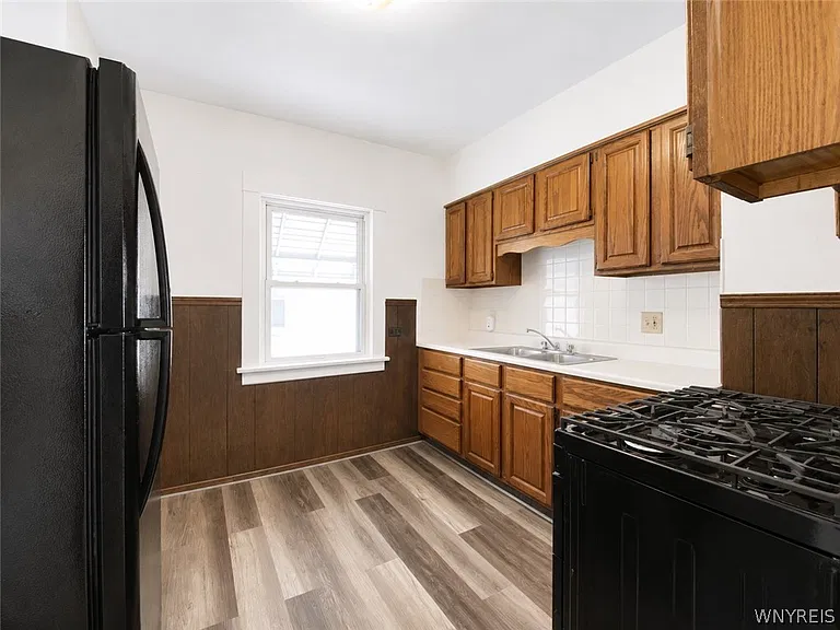 165 Dearborn St #UPPER — Photo 18