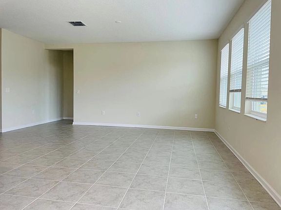 4th image of 16412 Fernridge St
