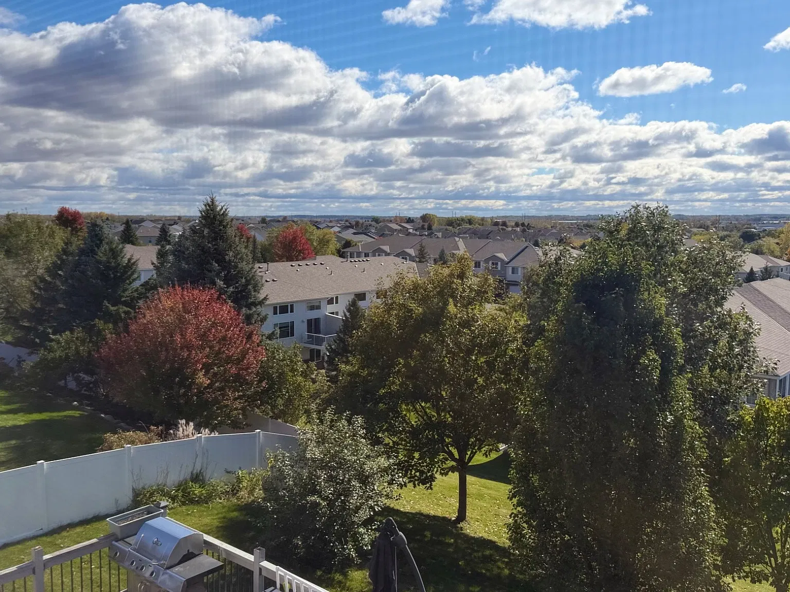 4 bed, 2300 sqft, $3,295 — Photo 3