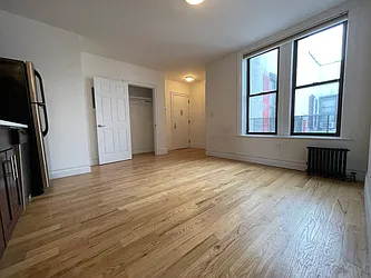 Rented by Hillel Realty Group