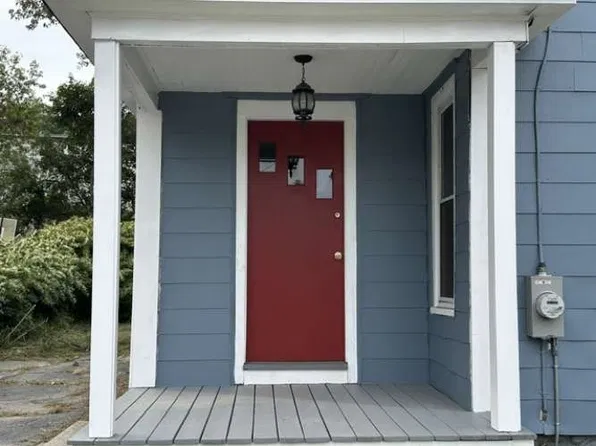 986 Main St, Clinton, MA 01510