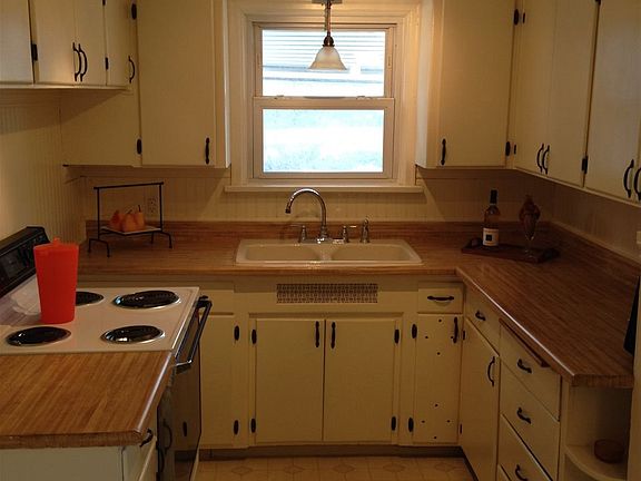 3rd image of 3808 W Walton Ave