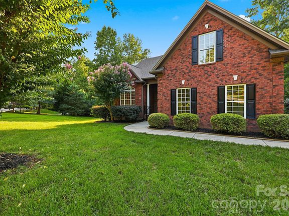 2nd image of 254 Streamside Pl