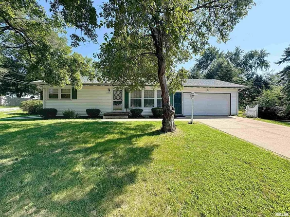 3235 Centennial Ct, Bettendorf, IA 52722