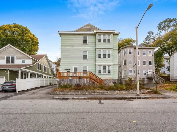 8 Hooper St, Worcester, MA 01605