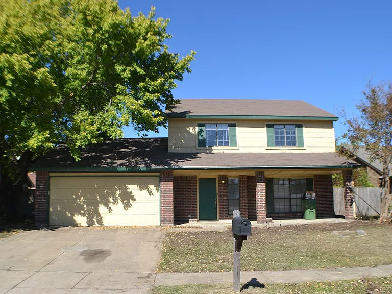 1515 Bandera Dr — Photo 1