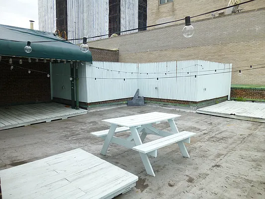 Rented by Siderow Residential Group | media 14