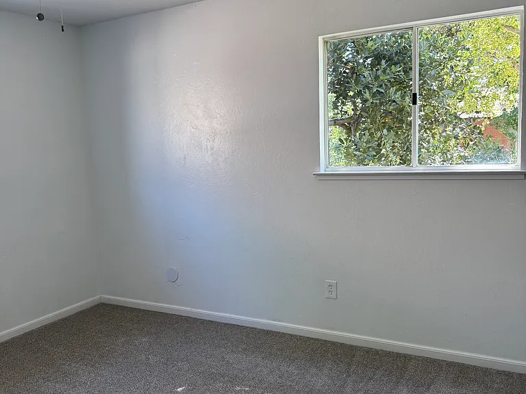 1912 Benita Dr #4 — Photo 4