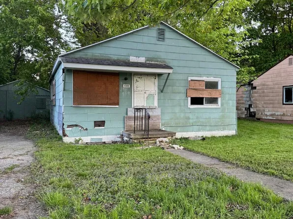 1722 Polly St, Flint, MI 48505
