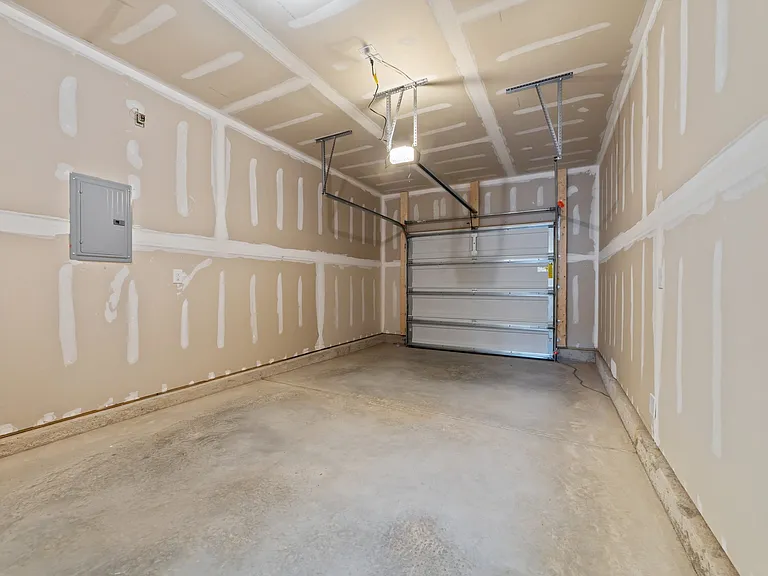 1105 Aberleigh Ln — Photo 41