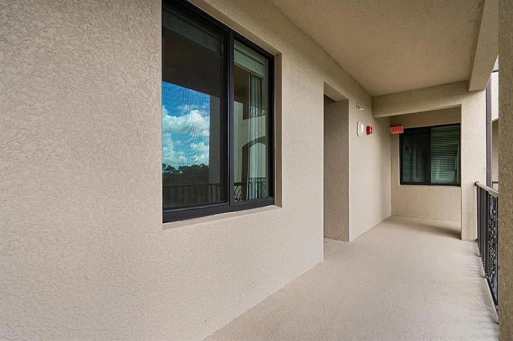2 bed, 2.0 bath, 1142 sqft, $2,000 — Photo 2