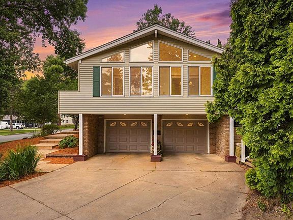 2nd image of 832 Bartosh Ln