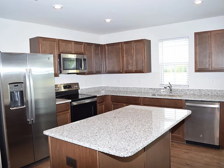 1530 39th Avenue Loop NE #5 — Photo 36