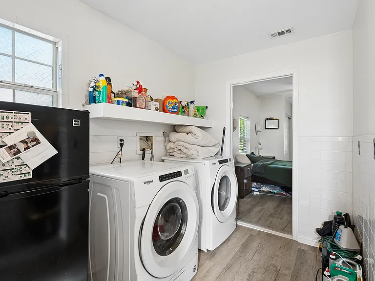 2821 S Hills Ave — Photo 22