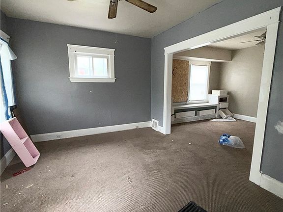 3rd image of 10309 Parkview Ave