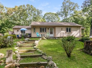 900 Moose Hill Rd, Guilford, CT 06437