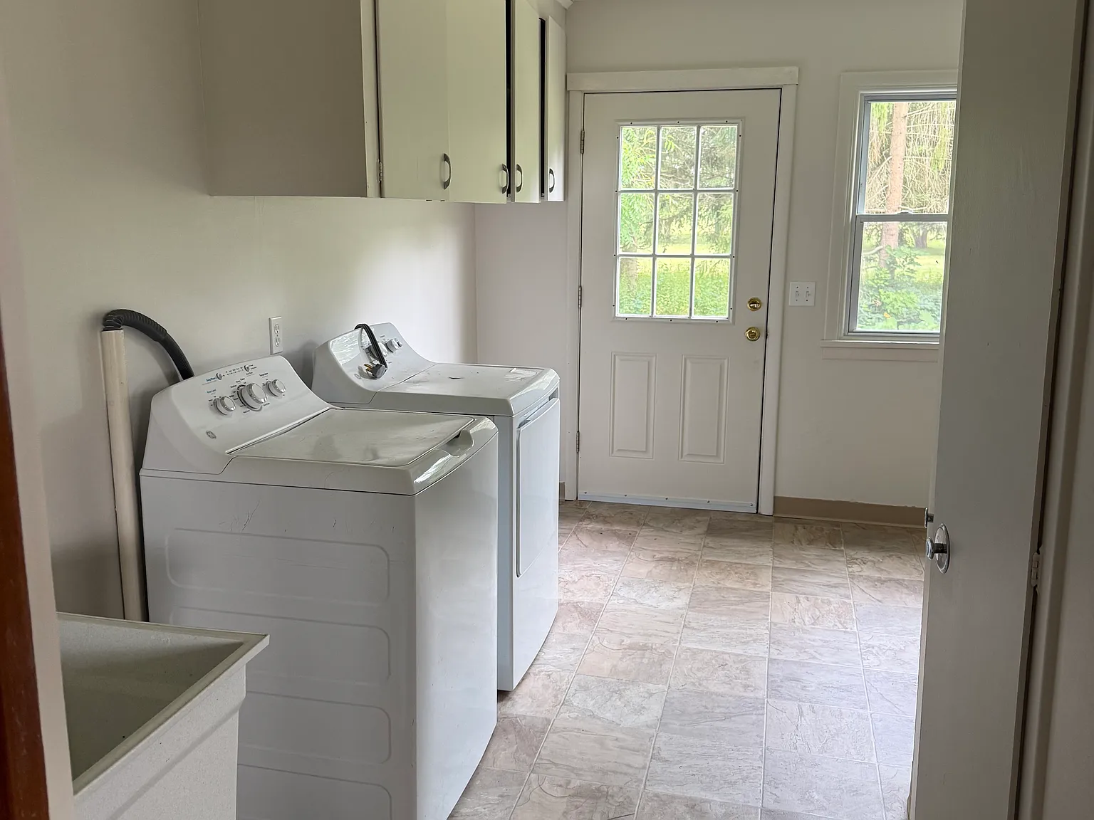 3 bed, 1.5 bath, 2154 sqft, $1,700 — Photo 3