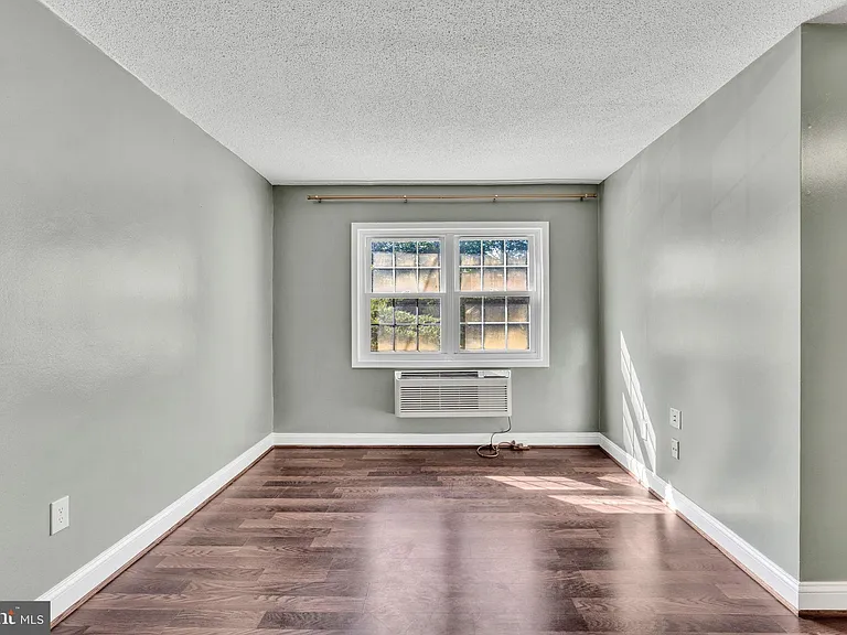 2237 Farrington Ave #203 — Photo 3