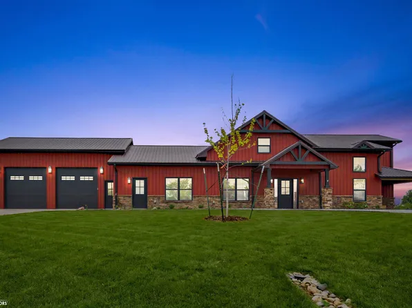 1524 260th St, Winterset, IA 50273