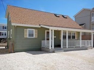 1 W Lavenia Ave, Brant Beach, NJ 08008