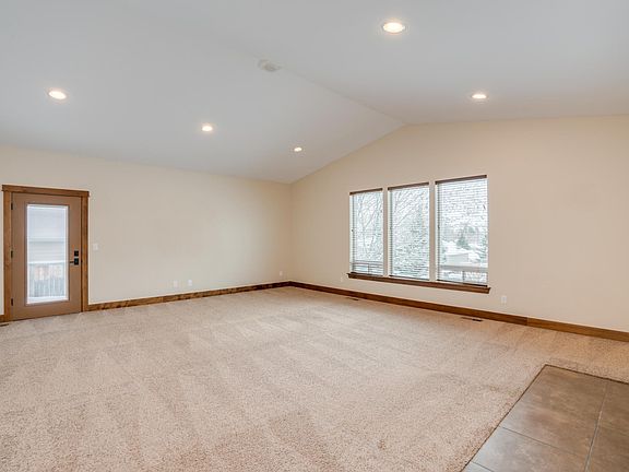 4th image of 2028 Linville Dr
