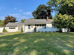 70 Forest Hill Rd, North Haven, CT 06473