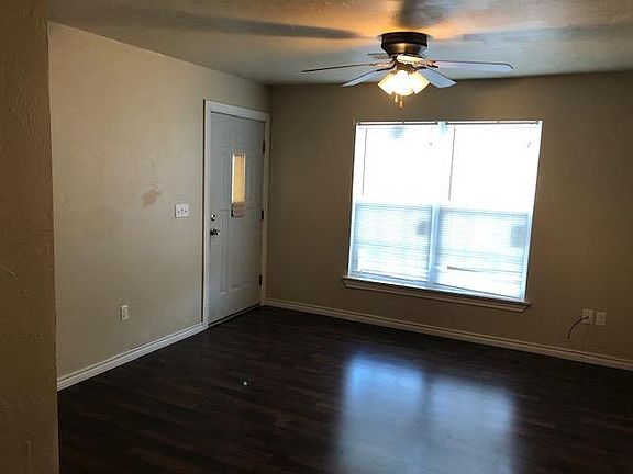 3rd image of 1329 Coffee St