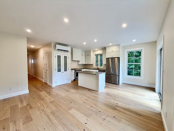 3rd image of 94 Lyman Rd #A