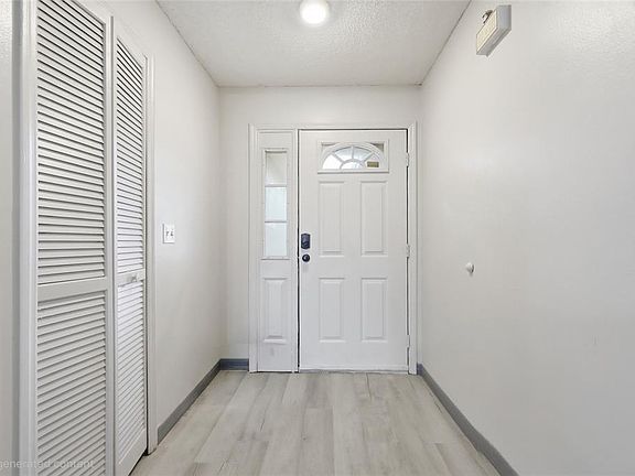5th image of 4865 KINGSTON CIRCLE