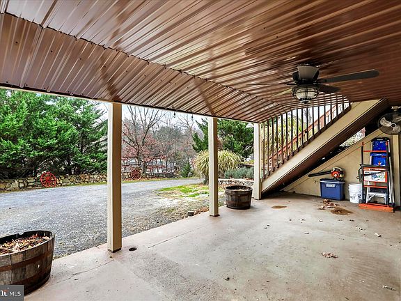5th image of 571 Martinsburg Rd