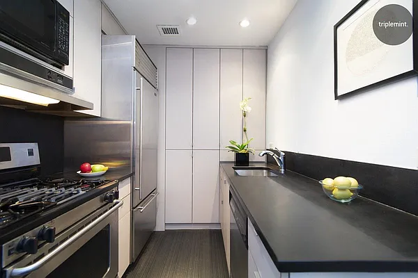 Sold by Triplemint | media 13