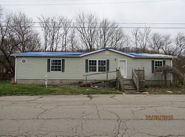 1st image of 140 W 1st St