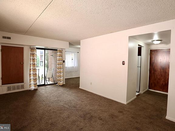 5th image of 2407 Pond View Dr #2407