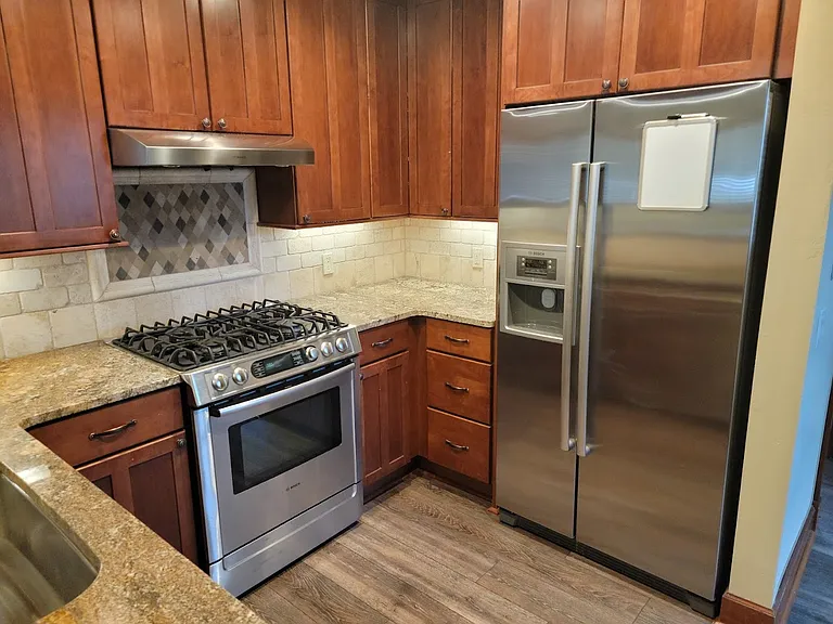 631 E Croy St #23 — Photo 4