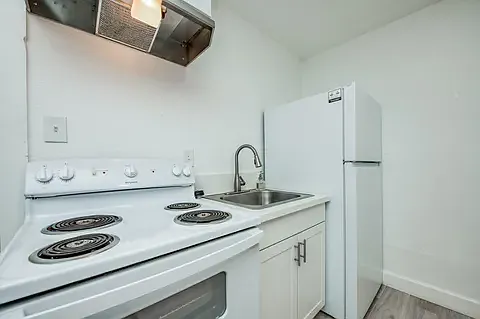 805 N Echo Ave — Photo 2